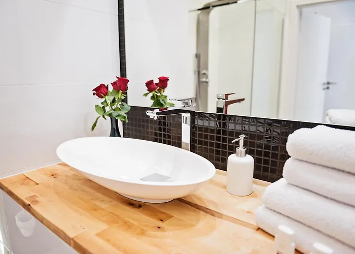 Warta Riverside & Old Town Luxury Apartment