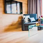 Warta Riverside & Old Town Luxury